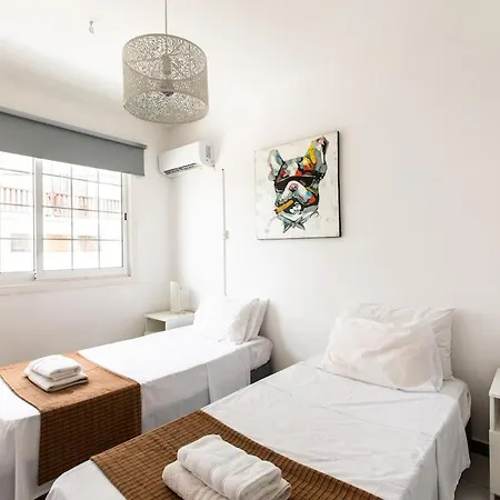 1-bed Flat, 5 Min Walk To Finikoudes