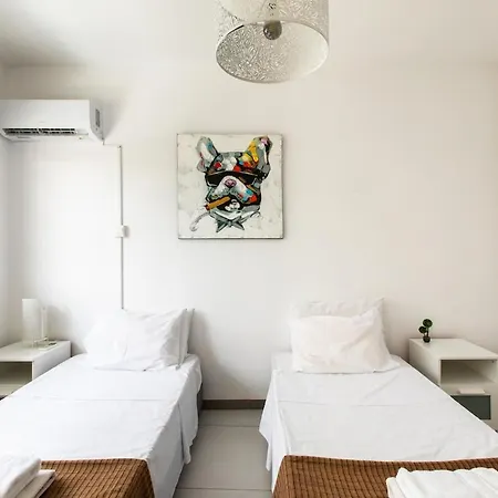 1-bed Flat, 5 Min Walk To Finikoudes Apartman *