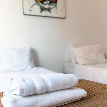 1-bed Flat, 5 Min Walk To Finikoudes
