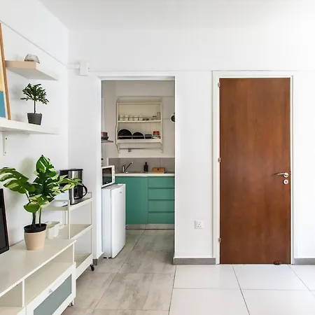 1-bed Flat, 5 Min Walk To Finikoudes *