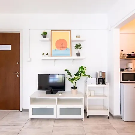 1-bed Flat, 5 Min Walk To Finikoudes Apartman Lárnaka